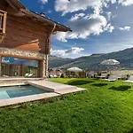 Mont Nevada - & 4*