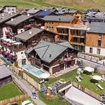 Hotel Mont Nevada - & 4*