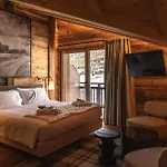 Mont Nevada - & 4*