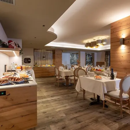 Hotel Mont Nevada - & 4*