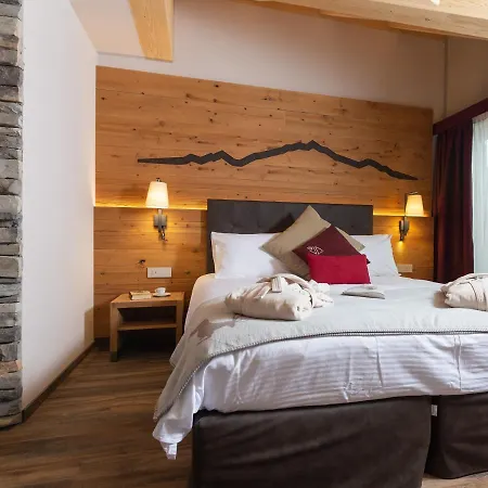 Hotel Mont Nevada - & 4*